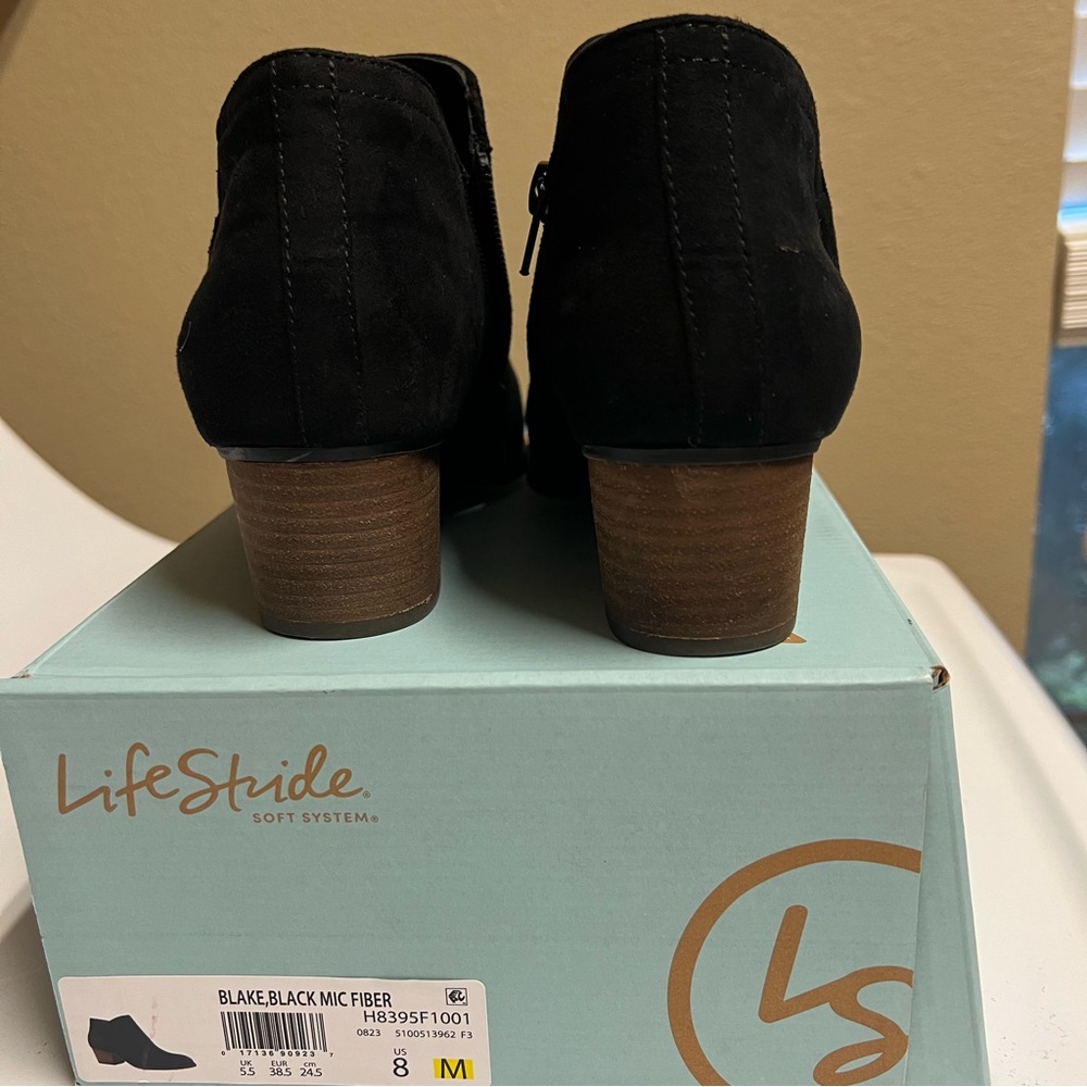 LifeStride Ladies booties size 8; black with side zipper; excellent condition - Picture 4 of 7